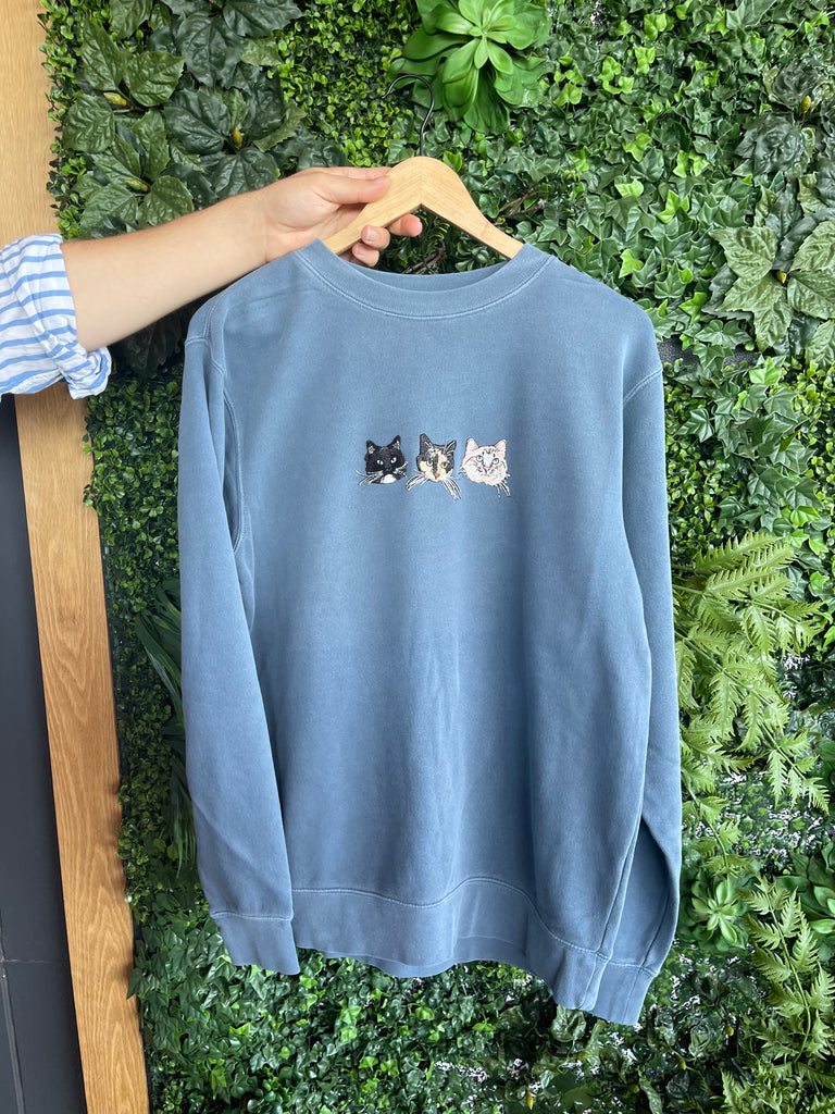 The Custom Embroidered Pet Sweatshirt 3-4 Pets Cats Stitch – With Portrait 